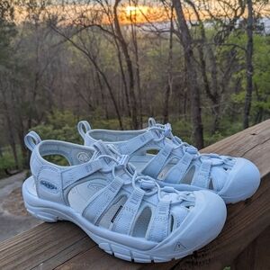 KEEN Women's Newport H2 Closed Toe Water Sandals in Monochrome/Skyway